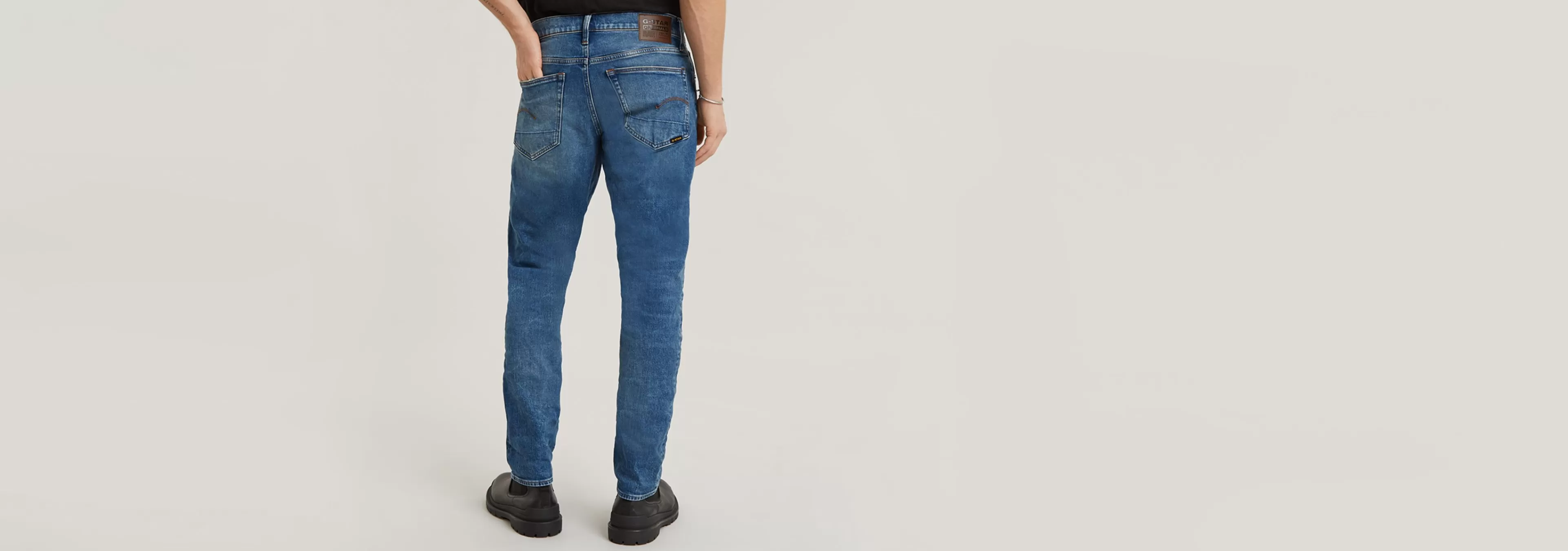 Fashion G-Star 3301 Regular Tapered Jeans worn in azure