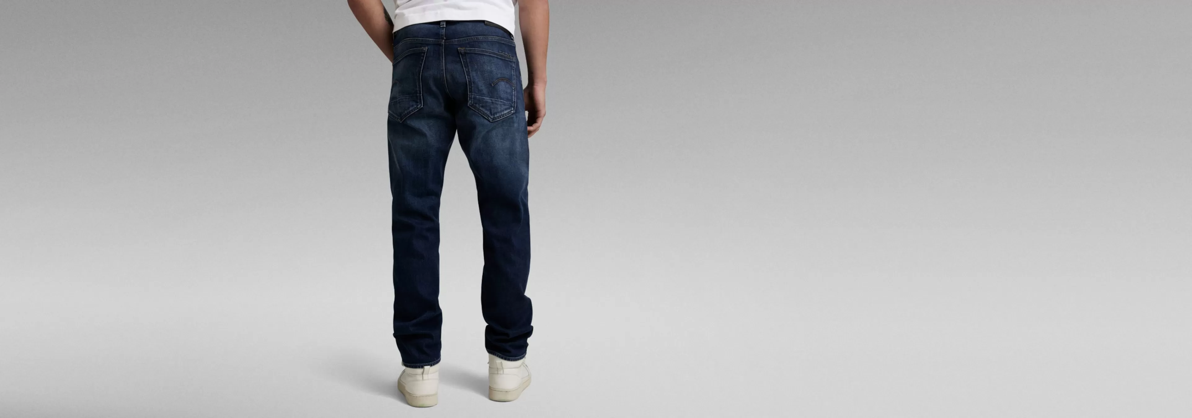 Fashion G-Star 3301 Straight Tapered Jeans worn in stratos