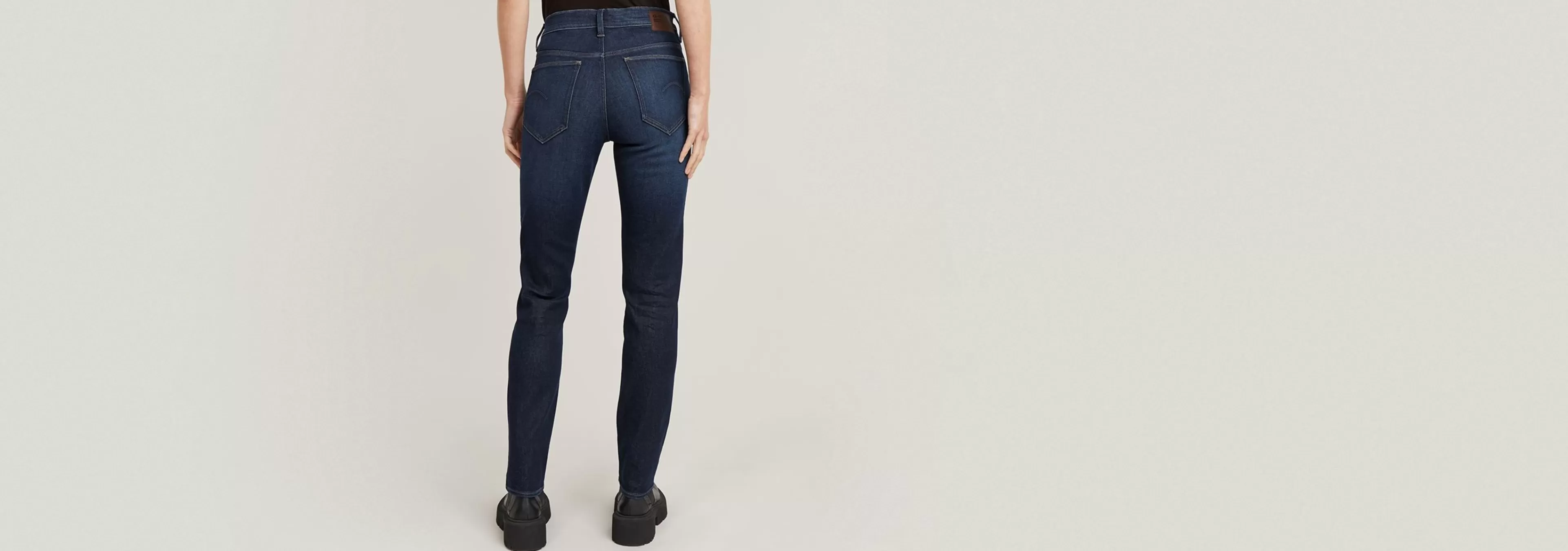 Cheap G-Star Ace 2.0 Slim Straight Jeans worn in zonal wind