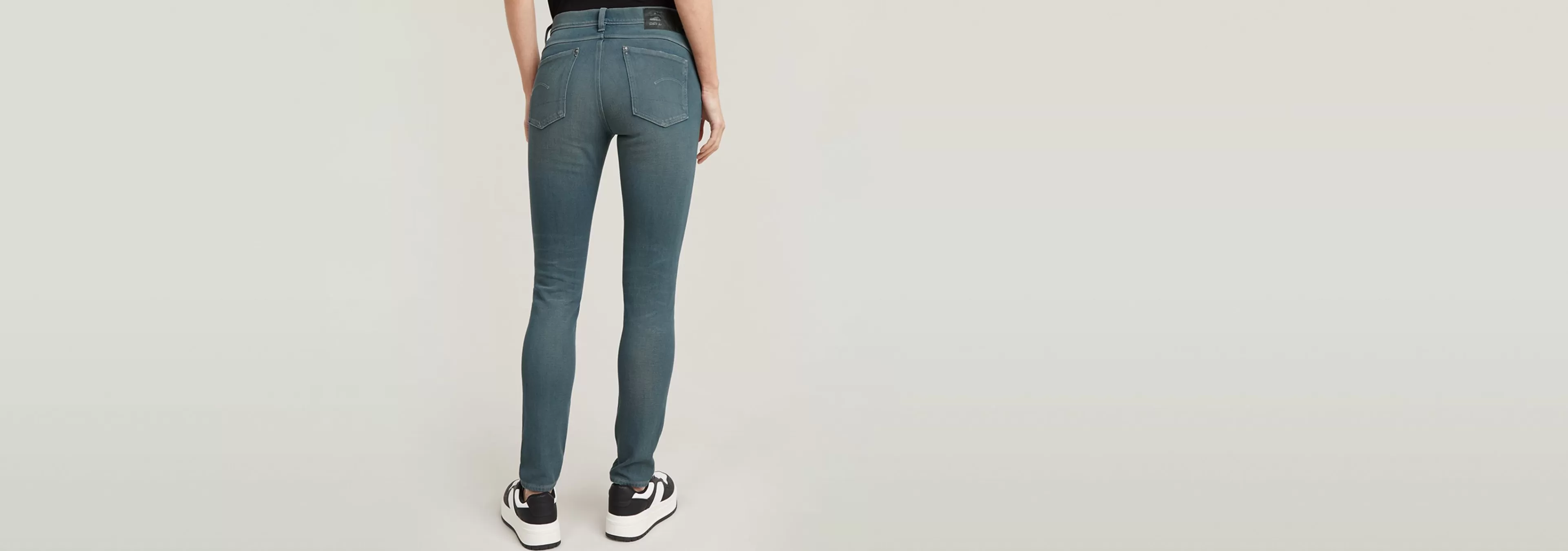 Fashion G-Star Lhana High Super Skinny Jeans worn in smokey night