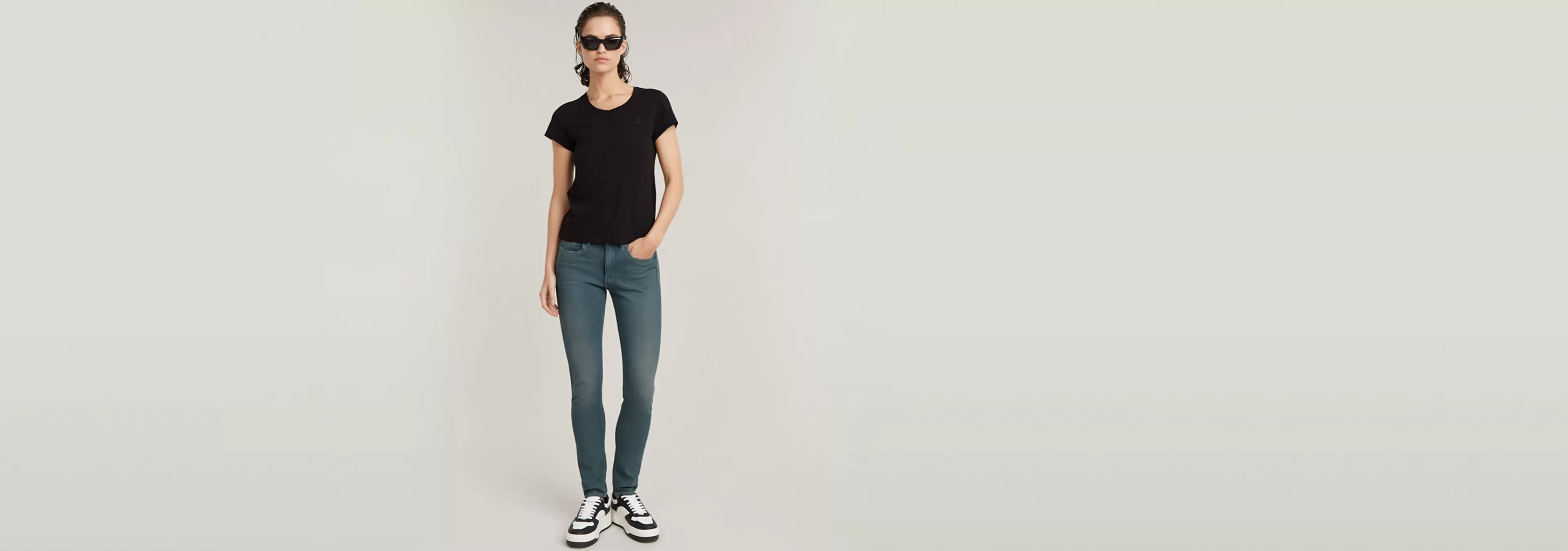 Fashion G-Star Lhana High Super Skinny Jeans worn in smokey night