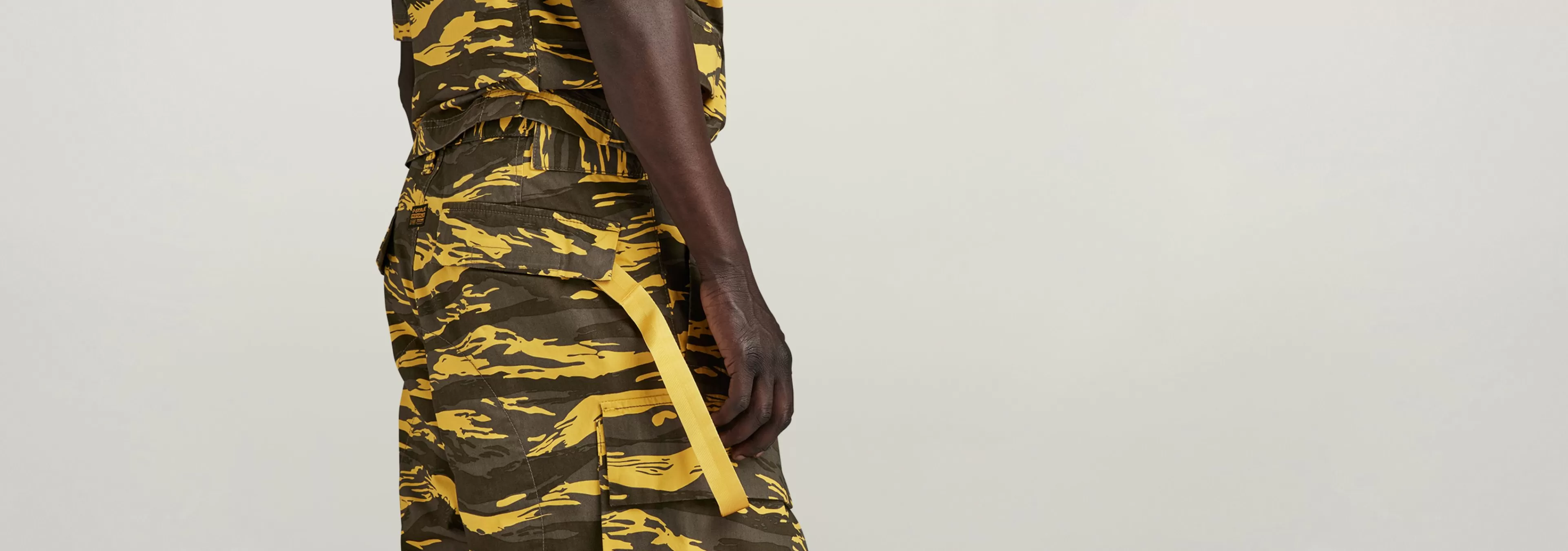 New G-Star R-3N Relaxed Short dk lemon tiger camo
